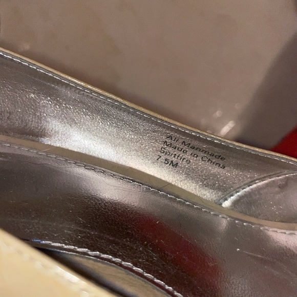 Shiny nude pumps - Picture 4 of 4